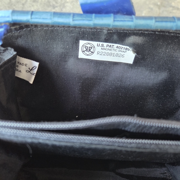 Vintage La Regale Blue Satin Woven Clutch with Strap Gold Hardware Magnetic Snap - Picture 4 of 15